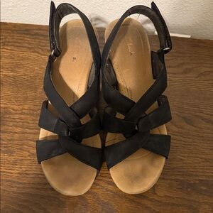 Clark’s Women's Black Strappy Sandals